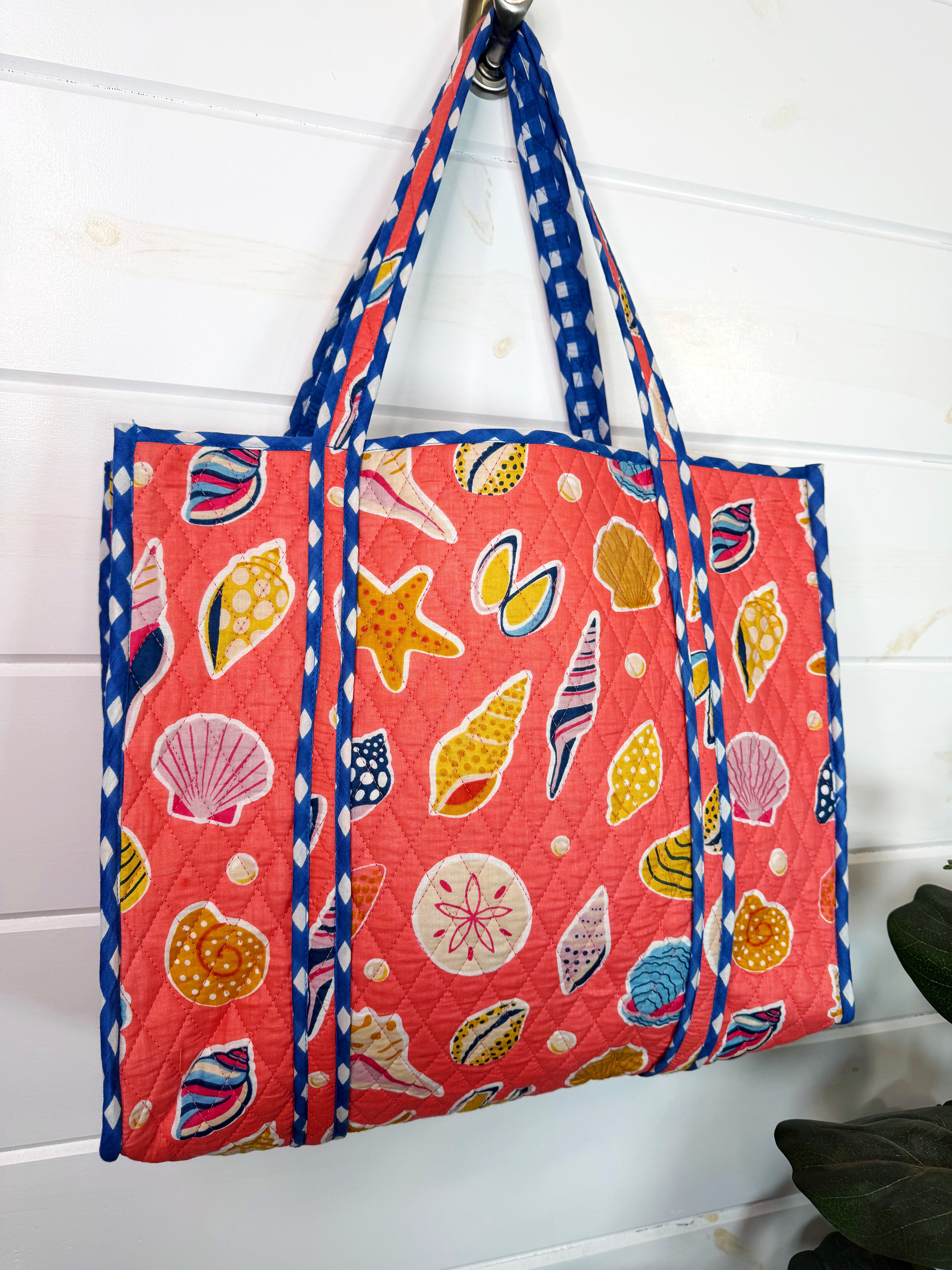 Quilted Large Tote Bag - Coral Seashell Print