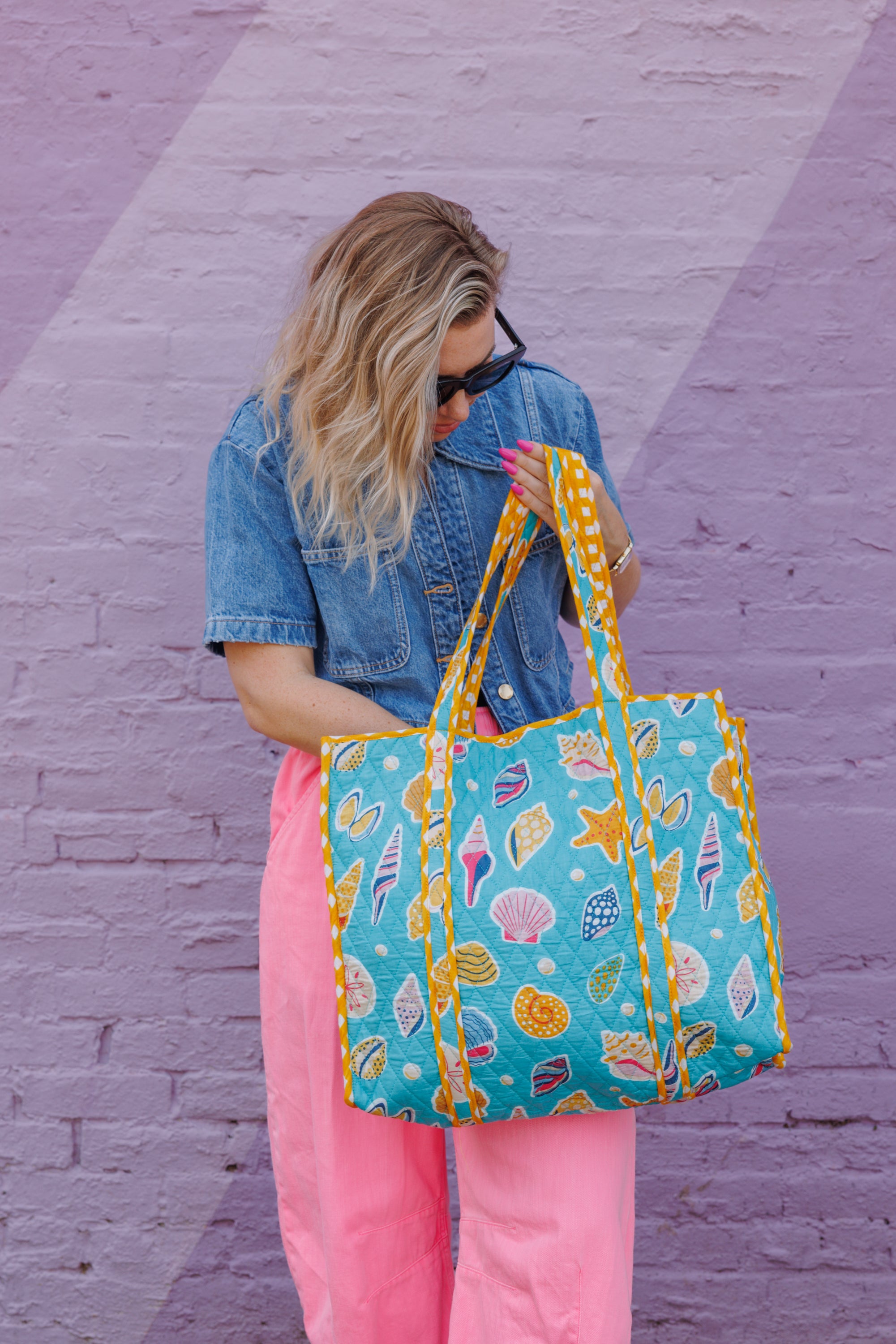 Quilted Large Tote Bag - Aqua Seashell Print
