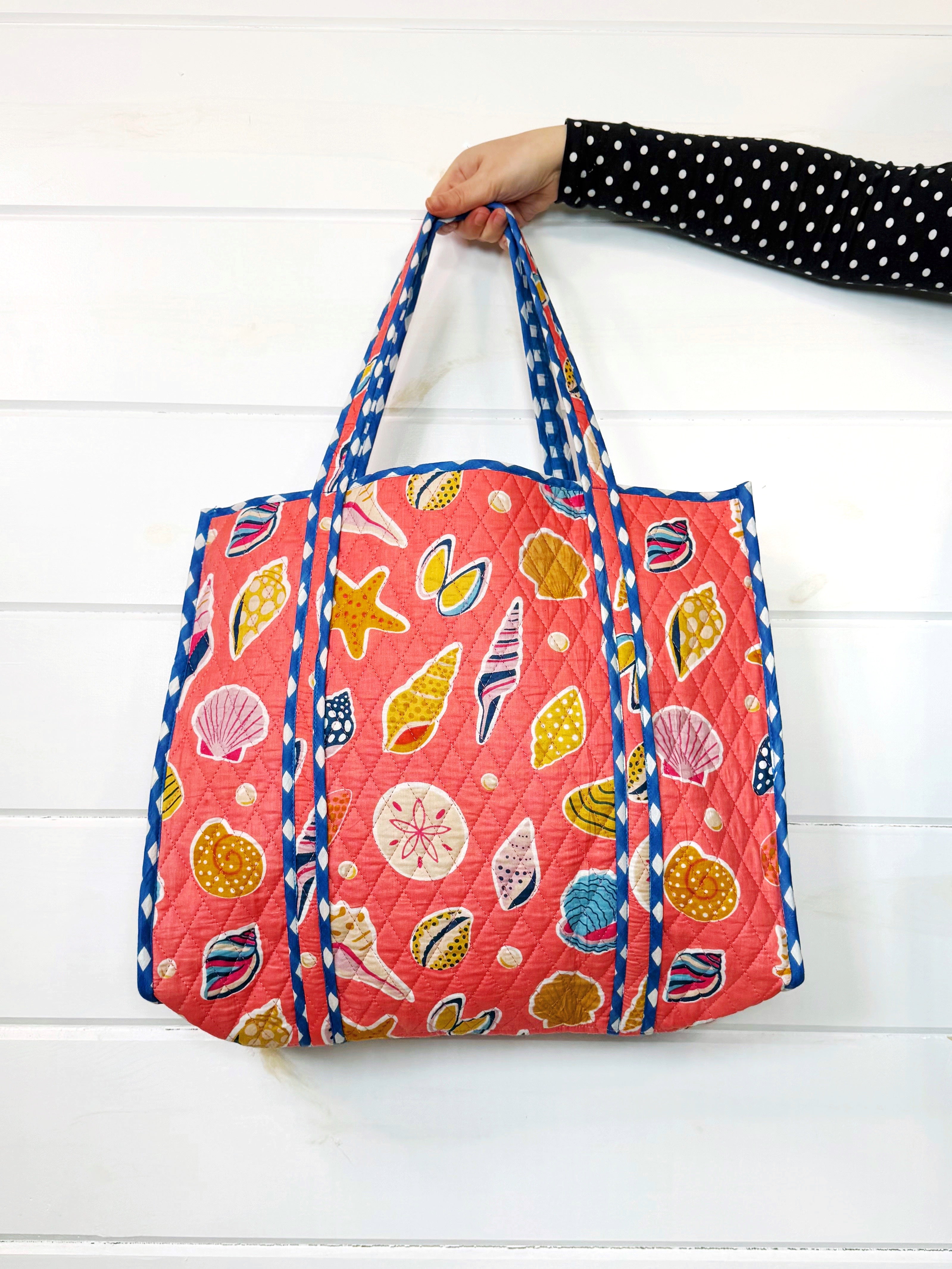 Quilted Large Tote Bag - Coral Seashell Print