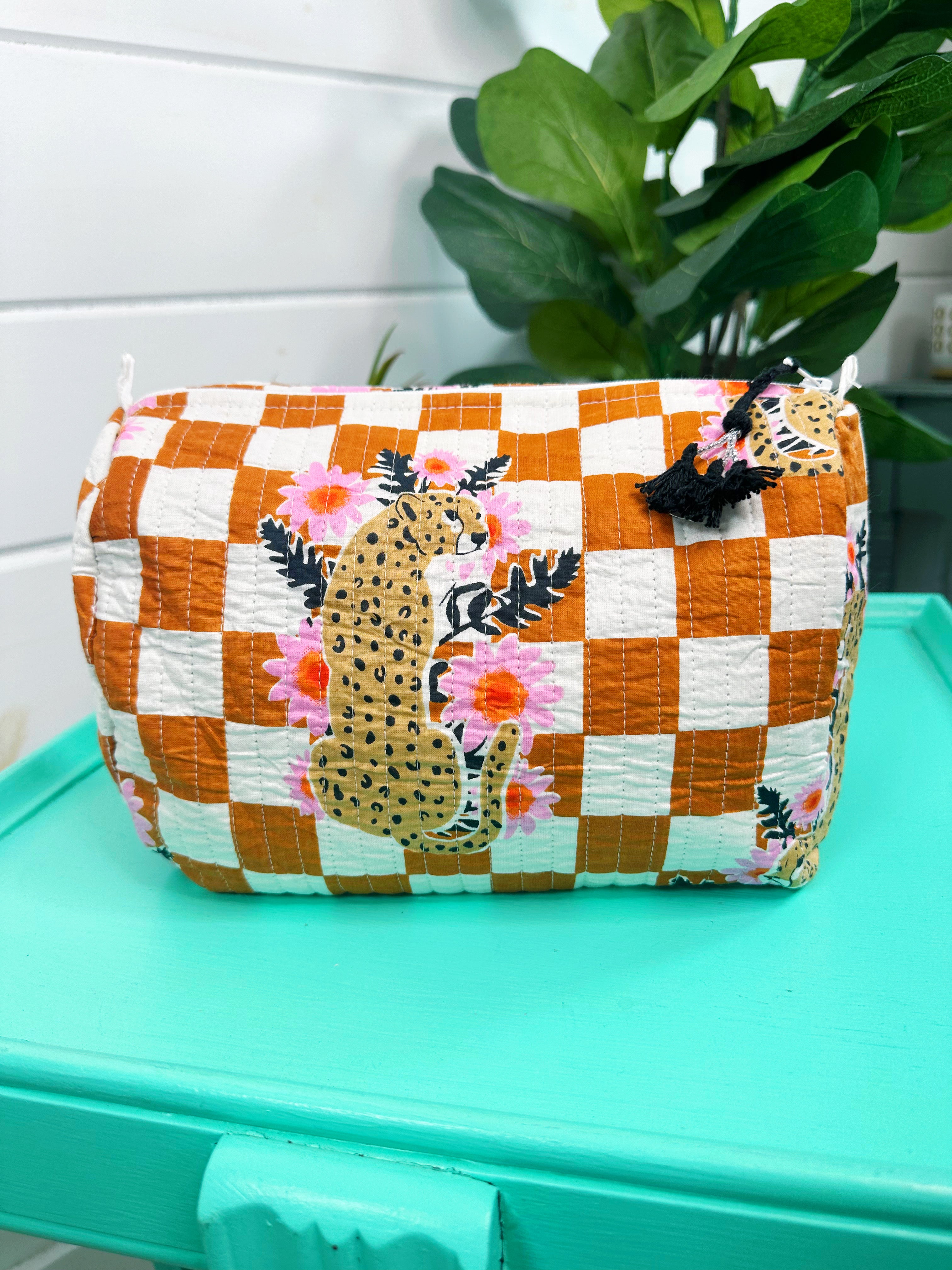 Gold Checkered Jaguar Print Quilted Makeup Cosmetics Toiletry Bag
