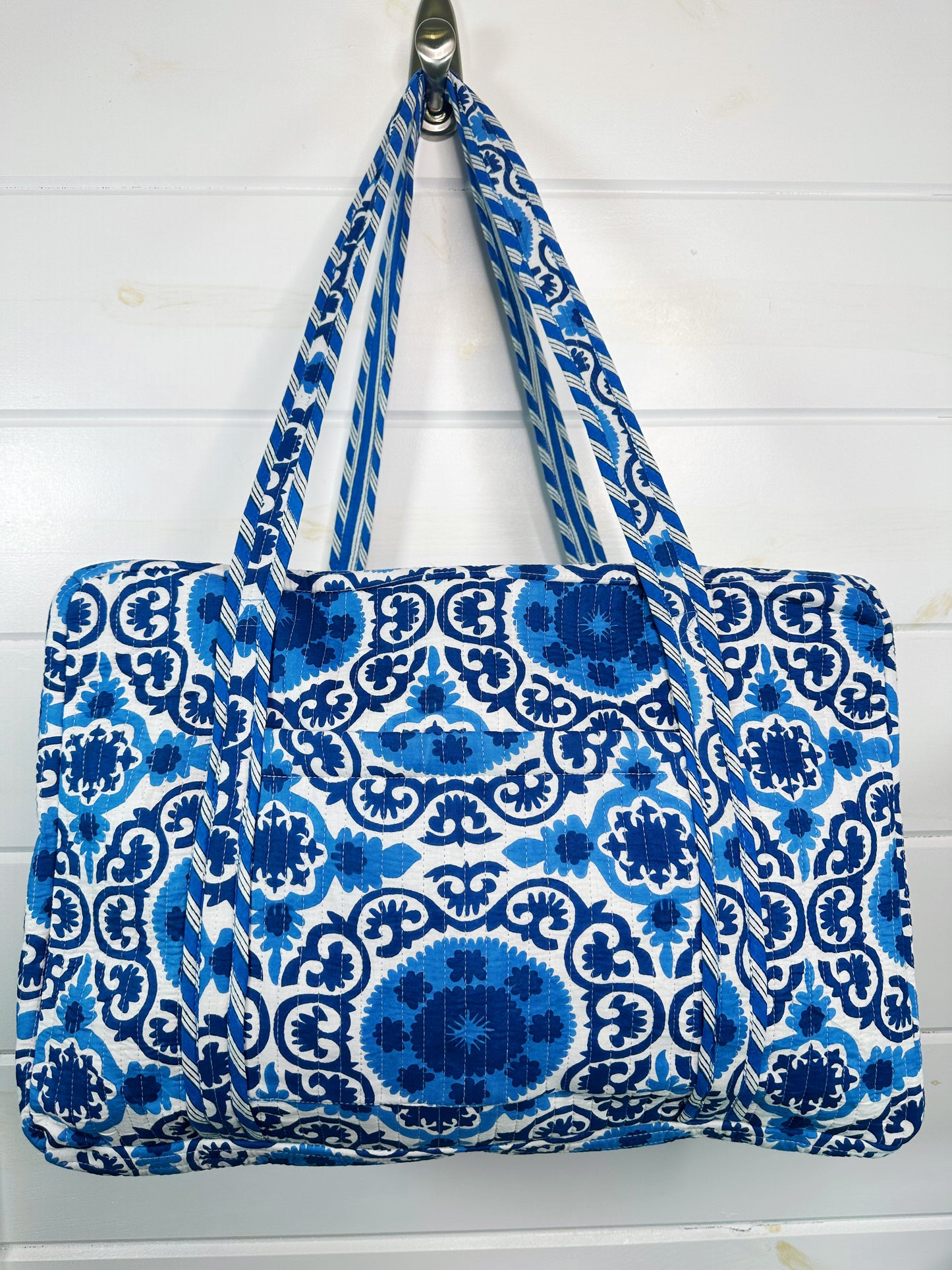 Blue and White Medallion Print Quilted Weekender Overnight Bag