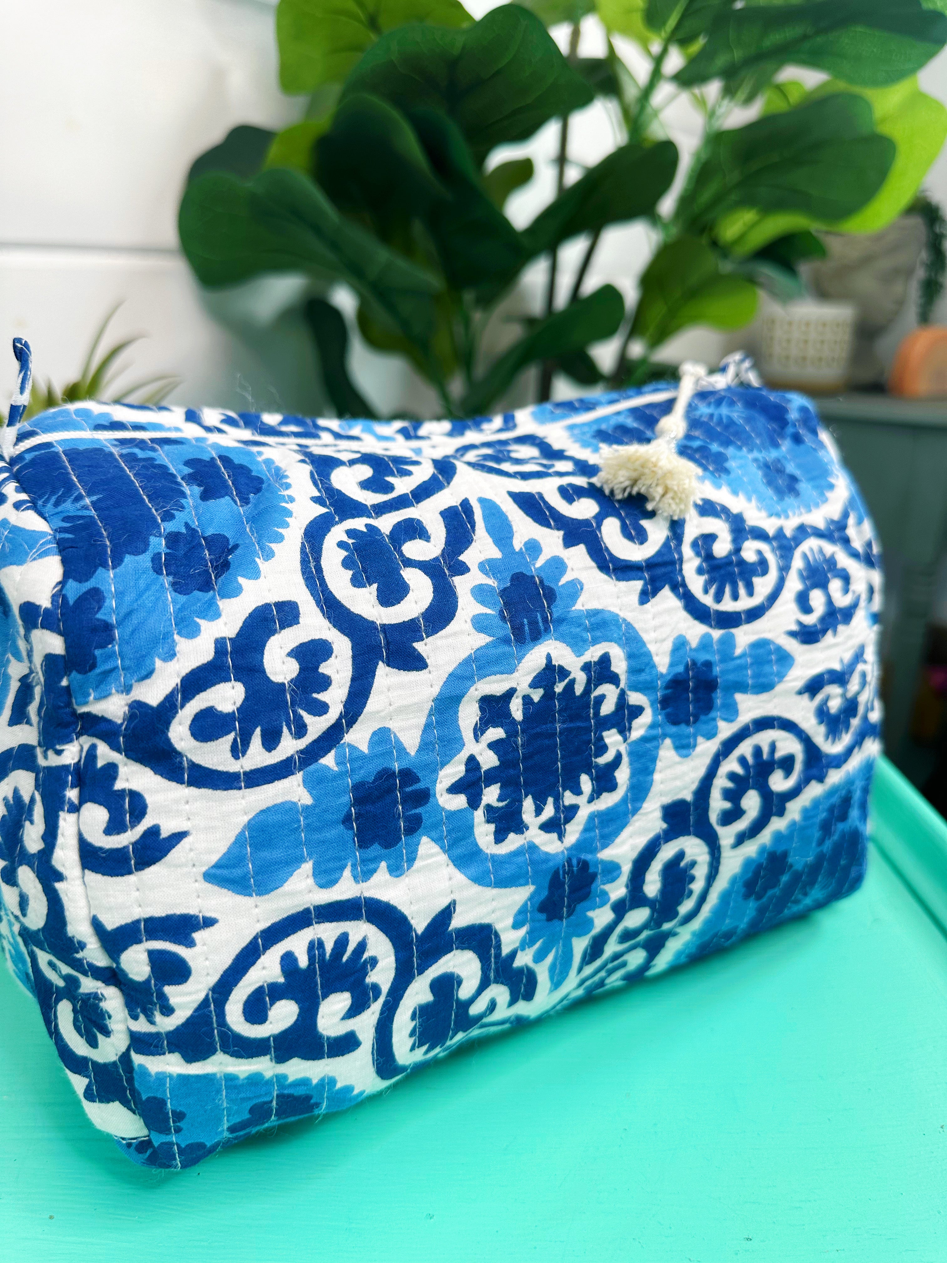 Blue and White Medallion Print Quilted Makeup Cosmetics Toiletry Bag